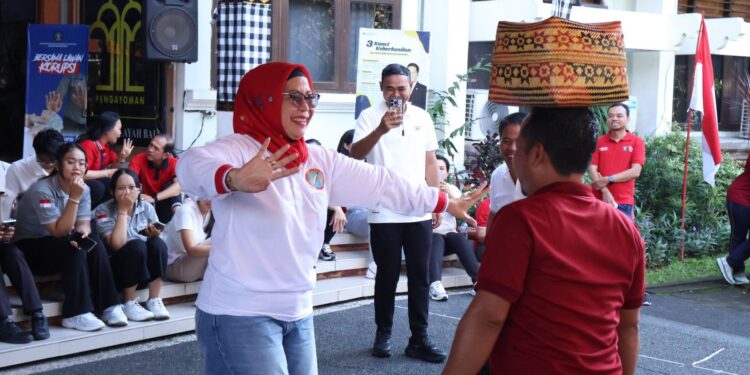 Semarak Hari Pengayoman Ke-80 di Kanwil Kemenkum Bali: Jalan Santai dan Lomba Permainan Tradisional Perkuat Sinergi Insan Pengayoman