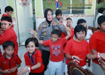 Sambut Hari Jadi ke -77 Polwan Polda Jatim Gelar Bakti Kesehatan di Yayasan Pendidikan Autis Mutiara Hati