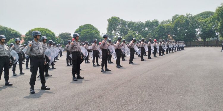 Cetak Polisi Humanis, 247 Siswa Diktukba SPN Polda Jatim Dibekali Teknik Dalmas