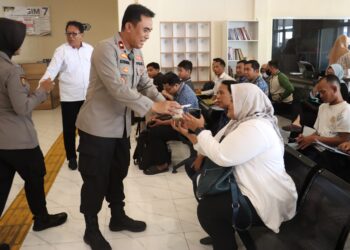 Siapkan Makanan Gratis untuk Pemohon SKCK, Polres Mojokerto Kota Hadirkan Layanan Prima yang Humanis