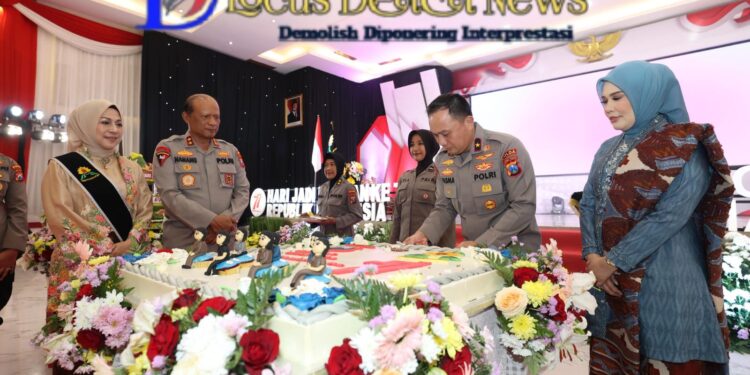 Gelar Tasyakuran Hari Jadi Polisi Wanita ke-77, Kapolda Jatim dan Ibu Asuh Polwan Beri Pesan Khusus