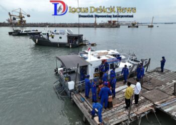 Cepat Dekat Dan Bersahabat Ditpolairud Polda Jatim Gelar Perpustakaan Dan Klinik Terapung