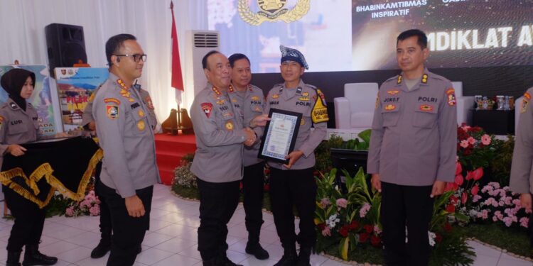 Aipda Rahmad Muhajirin Sosok Bhabinkamtibmas Inspiratif Polres Bojonegoro Terima Anugerah di Forum Internasional Kepolisian