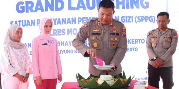 Kapolres Mojokerto Kota Resmikan SPPG Dukung Penuh Program Makan Bergizi Gratis