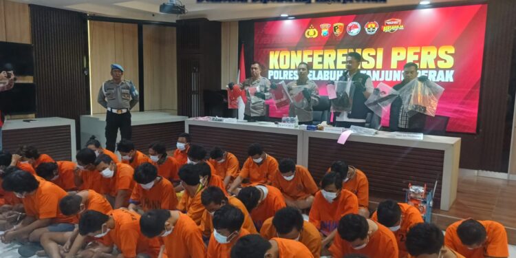 Operasi Sikat Semeru 2025 Polres Pelabuhan Tanjung Perak Gulung 54 Tersangka Dari 38 TKP