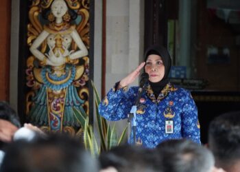 KANWIL KEMENKUM BALI GELAR APEL PAGI, KAKANWIL TEKANKAN OPTIMALISASI KINERJA DI TENGAH PERSIAPAN HARI RAYA GALUNGAN
