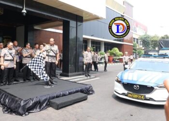 Polda Jatim Berangkatkan Bantuan Kemanusiaa untuk Korban Banjir Dan Longsor Di Sumatera