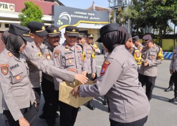 Polres Kediri Galang Donasi Dari Anggota Untuk Korban Bencana Alam Aceh Sumatera
