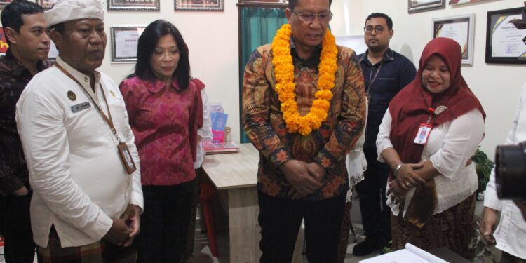 Perkuat Akses Keadilan Berbasis Desa, Menkum Kunjungi Posbankum Dauh Puri Kaja