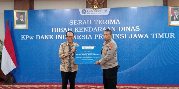 Dukung Tugas Polri Bank Indonesia Jatim Hibahkan 3 Unit Mobil